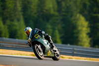 916