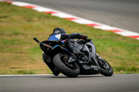 KAWI_BLACK_TRACK