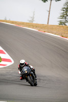 R6_BLACK_TRACK