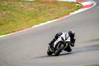 TRIUMPH_WHITE