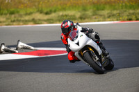 TRIUMPH_WHITE_RED