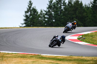 R6_BLACK_TRACK