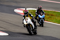 TRIUMPH_WHITE_YELLOW