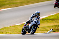 TRIUMPH_WHITE