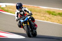 TRIUMPH_TRIP_WHITE