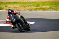 KAWI_BLACK_TRACK