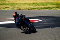 KAWI_BLACK_TRACK